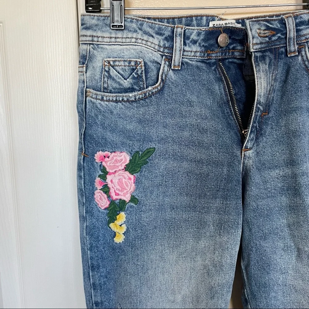 Zara Floral Embroidered Distressed Jeans Size 6 - Picture 3 of 8